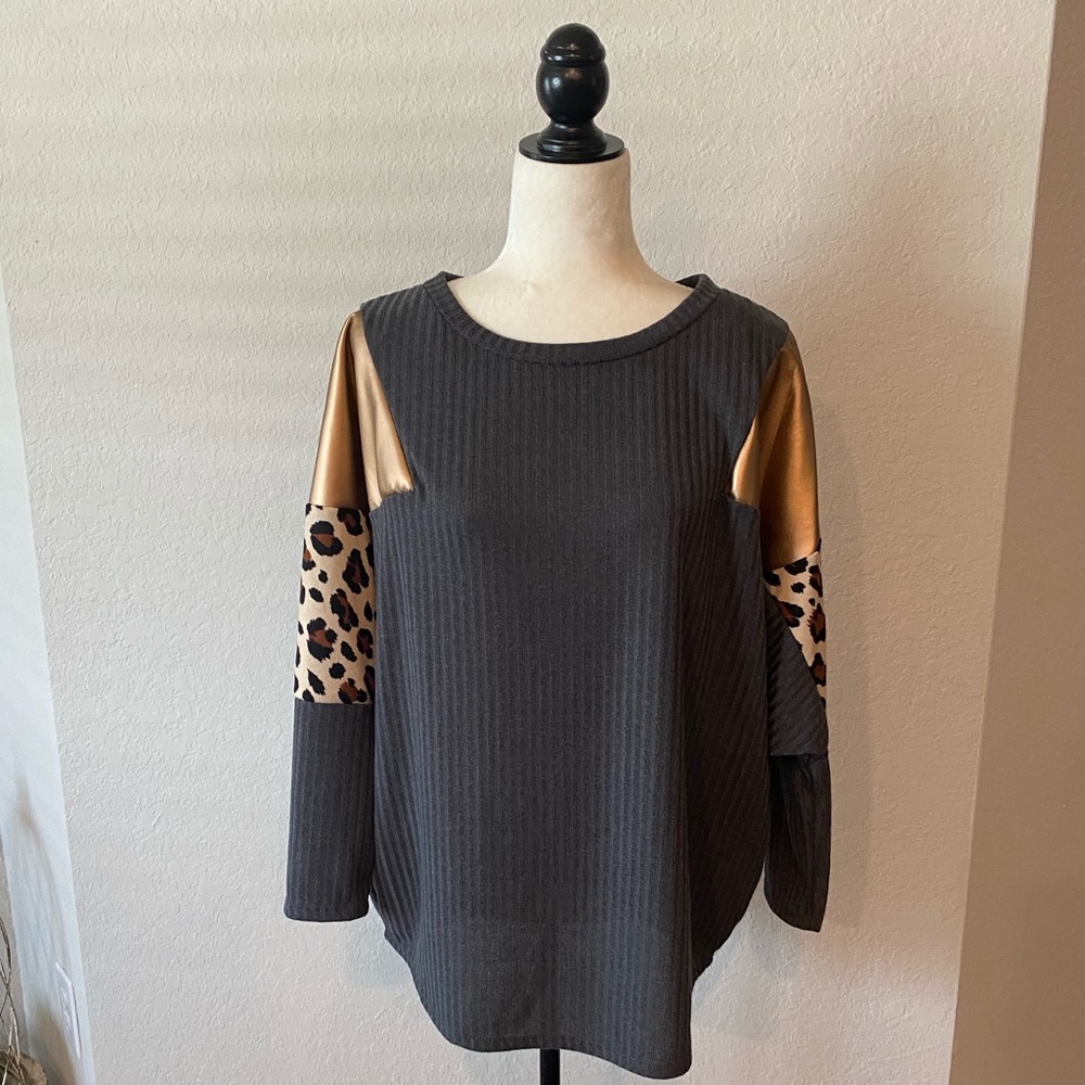 Haptics Top Nwot